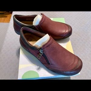 NWT, Earth shoe, Rapid Randall, merlot, size 6